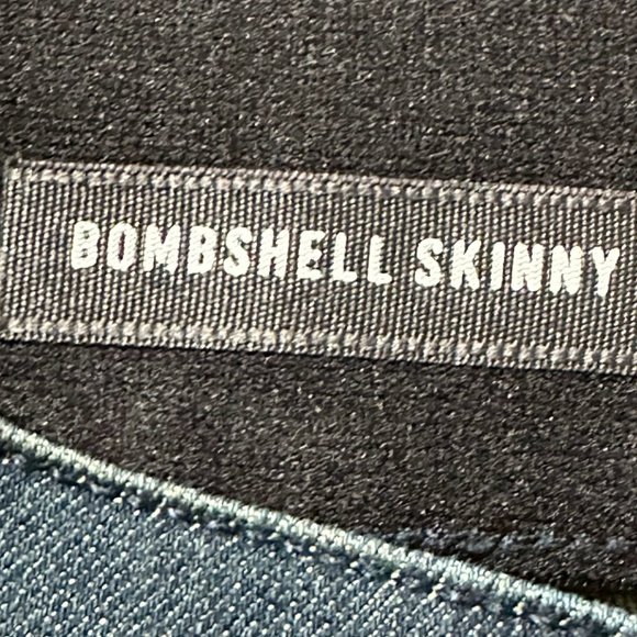 NWT-torrid Premium Bombshell Skinny Jeans-Sz 20R - Picture 3 of 8